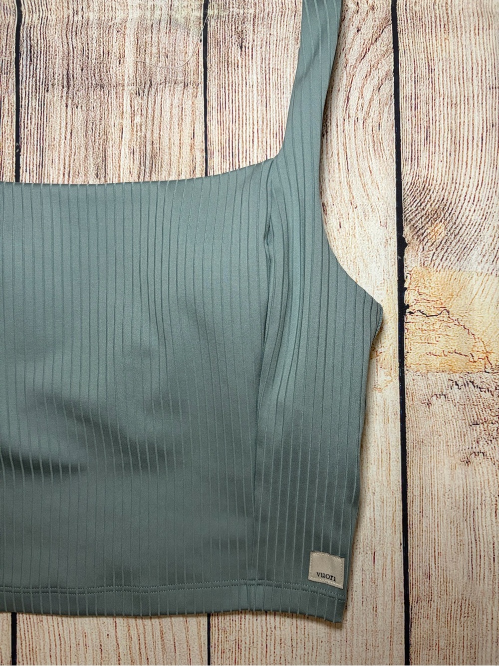 Vuori Inversion Rib Support Tank - Picture 2 of 4
